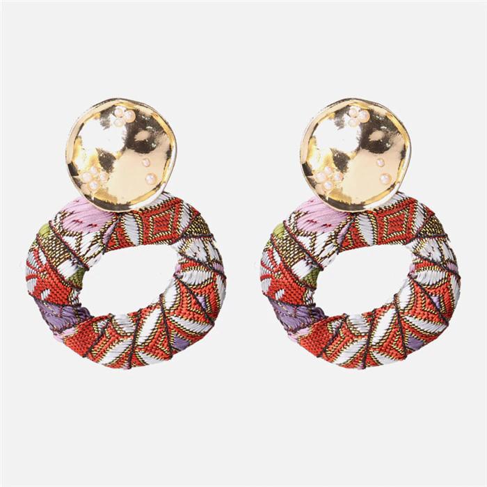 Scharlachrote modische Tropfenohrringe