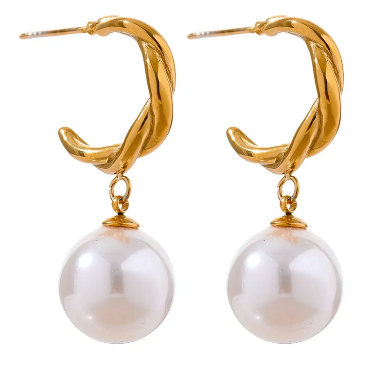 Gedrehte Ohrringe mit Perlentropfen