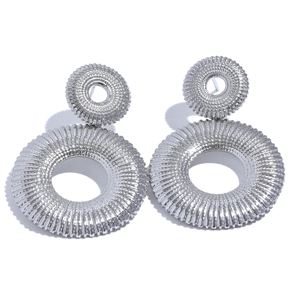 Ohrringe mit doppeltem Hohlkreis