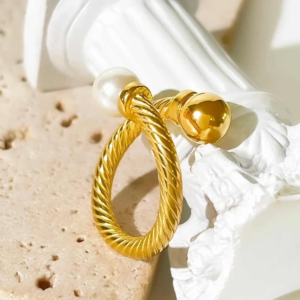 Offener Ring mit gedrehten Perlen