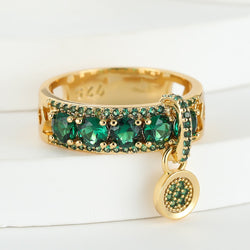 Königlicher Charm-Ring