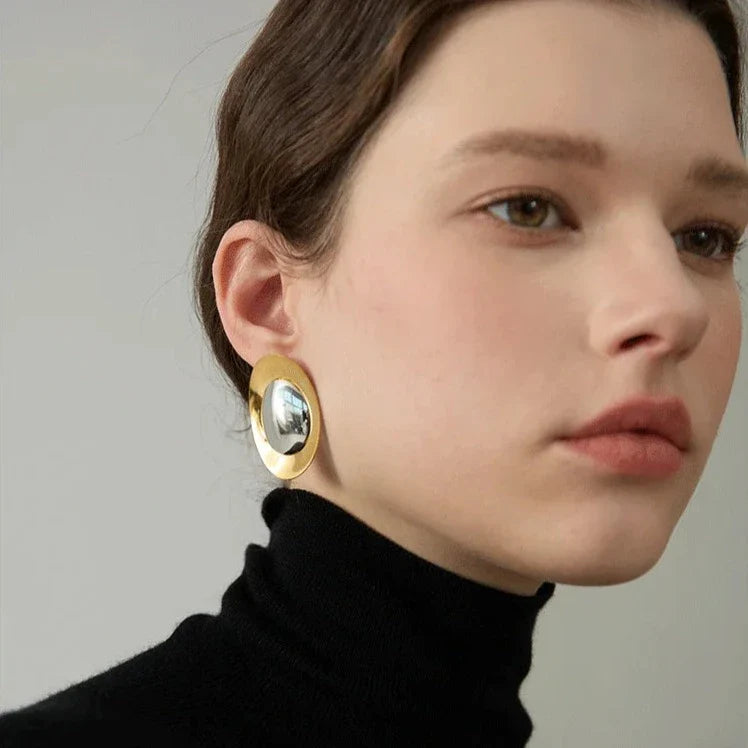 Zweifarbige Schalen-Ohrringe