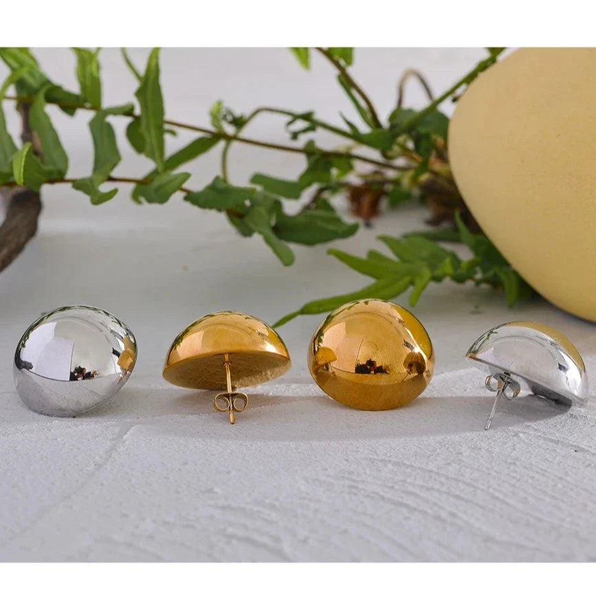 Halbrunder Ohrstecker