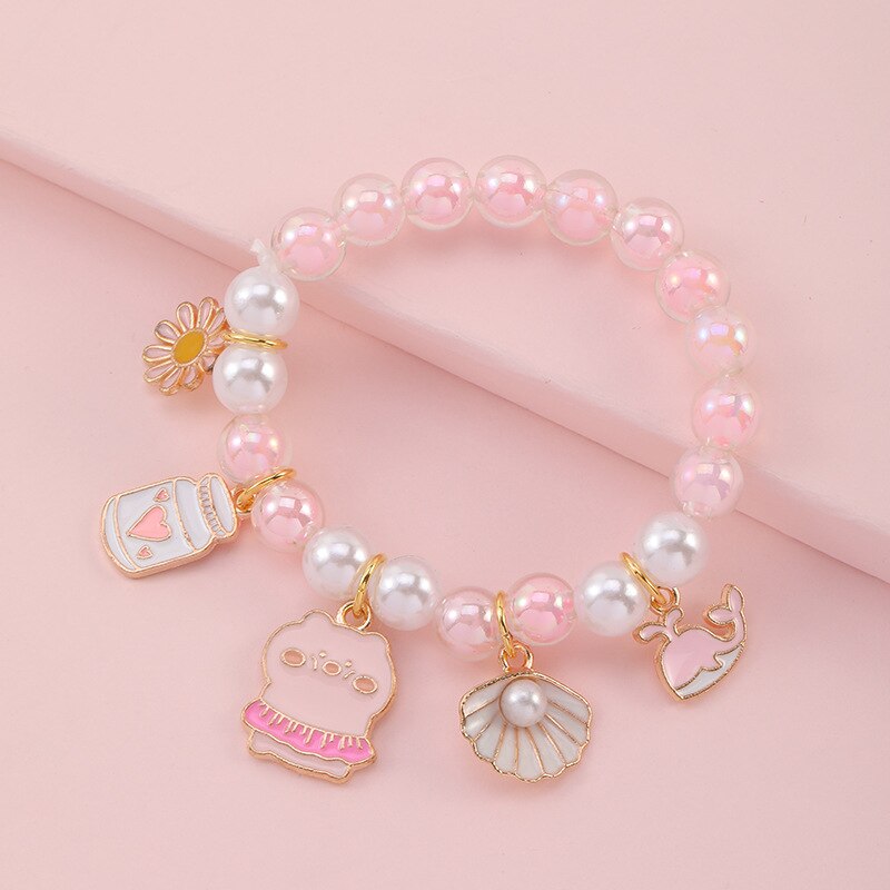 Bunte Perlenarmbänder für Kinder