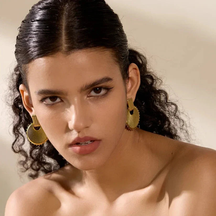 Ohrringe mit Kreis-Anhänger