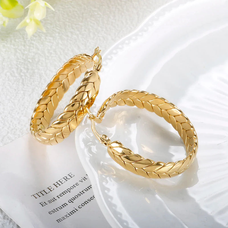 Creolen mit gedrehten Blättern