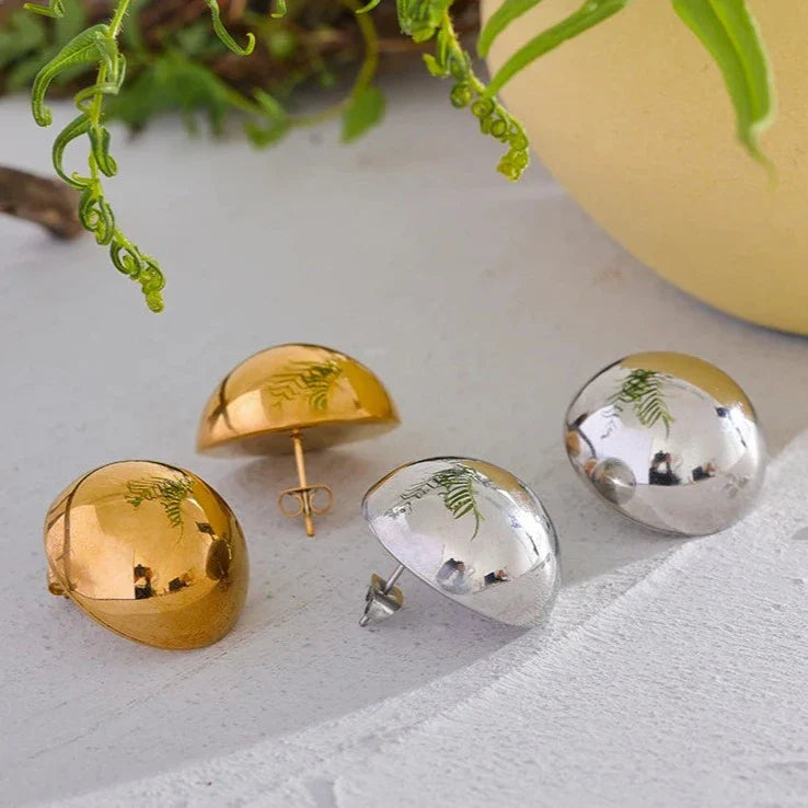 Halbrunder Ohrstecker