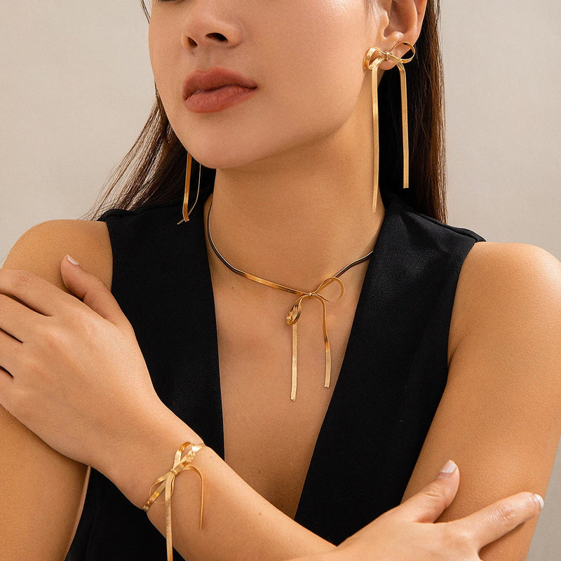 Set aus Halskette und Armband mit Schleife