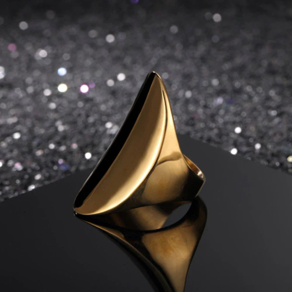 Fingerknöchelring aus geschmolzenem Gold