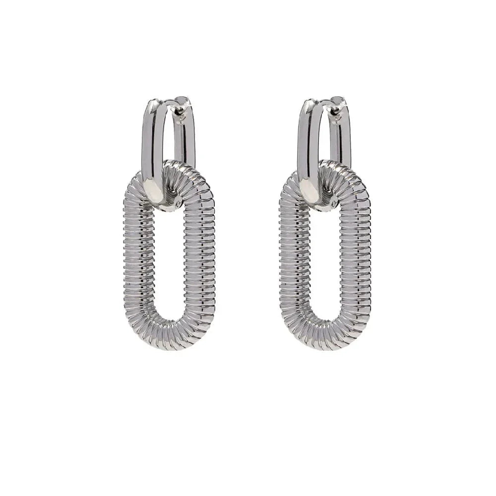 Ohrringe mit Kettenanhänger