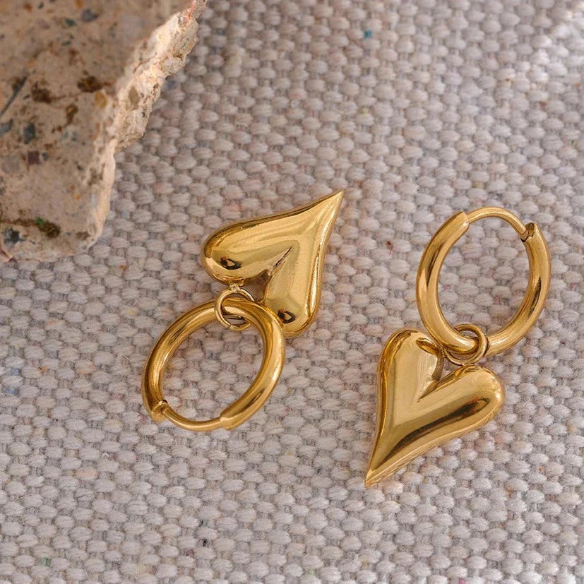 Creolen mit Herzmotiv