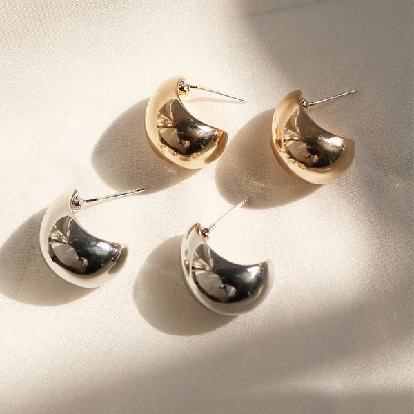 Shimmer and Glaze – Geometrische Ohrstecker in Wassertropfenform