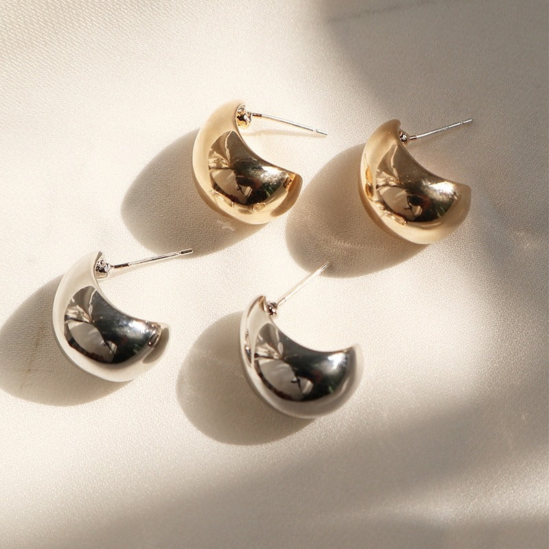 Shimmer and Glaze – Geometrische Ohrstecker in Wassertropfenform