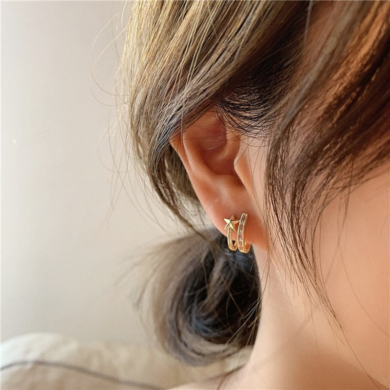 Schimmernde, elegante Ohrstecker mit Zirkonia-Blumen