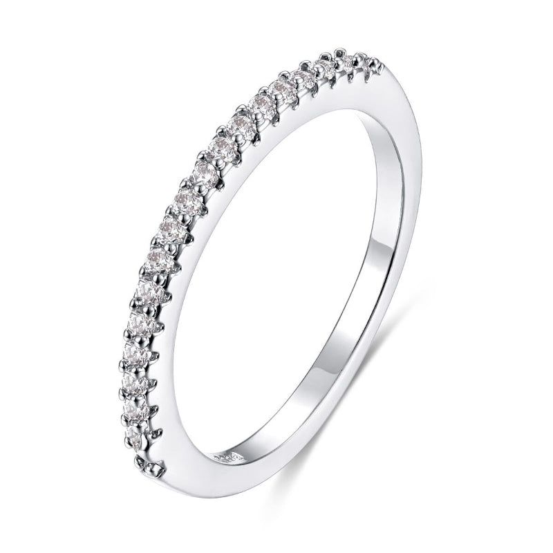 Schimmernde, blattförmige, mit Zirkonia besetzte Ringe