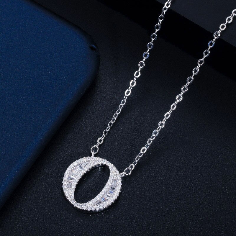 Schimmernde, mit Zirkonia besetzte, personalisierte Halsketten mit Anfangsbuchstaben-Anhänger von A-Z