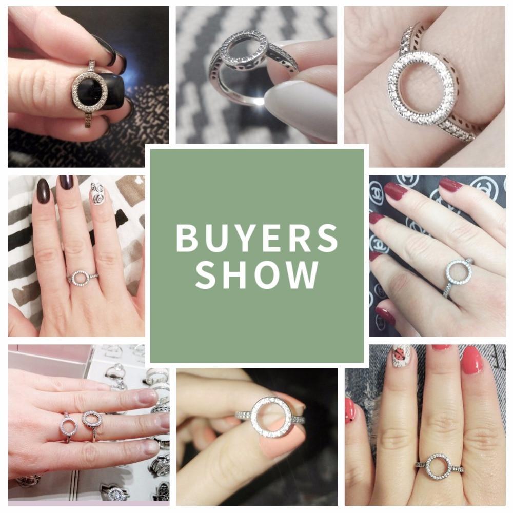 Schlichter und eleganter runder Ring mit Juwelen