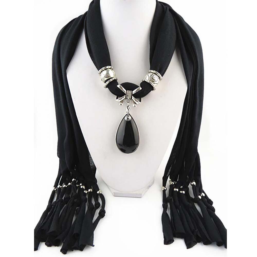 Edler Chiffonschal mit Schmuckkette - Sonderkollektion