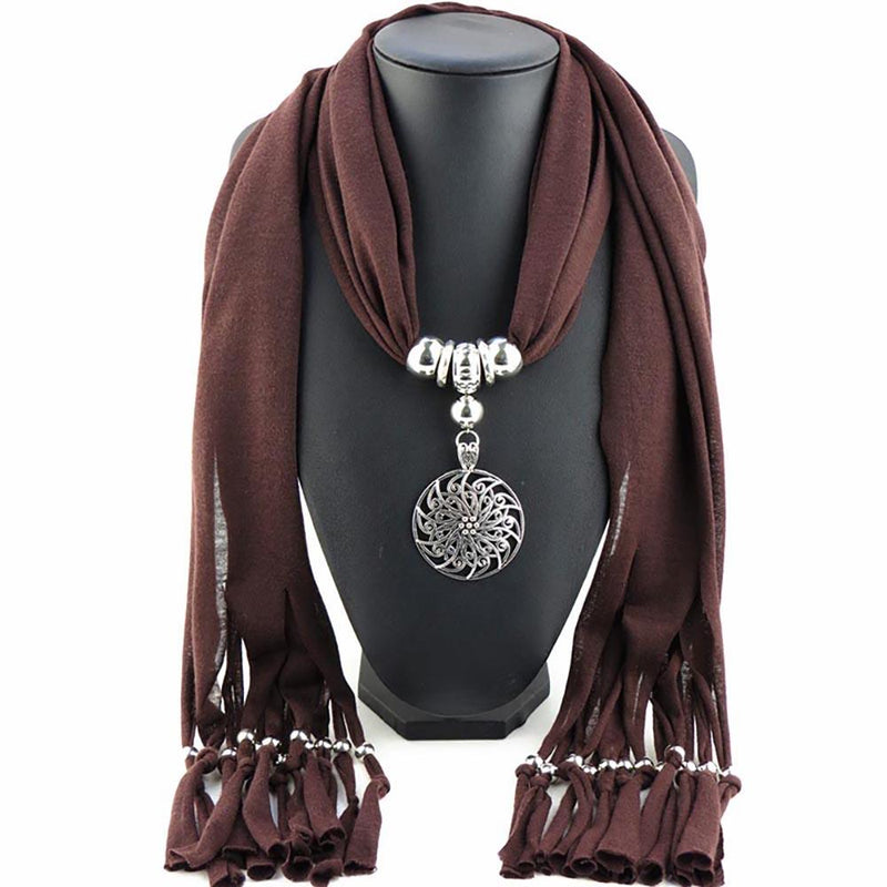 Edler Chiffonschal mit Schmuckkette - Sonderkollektion