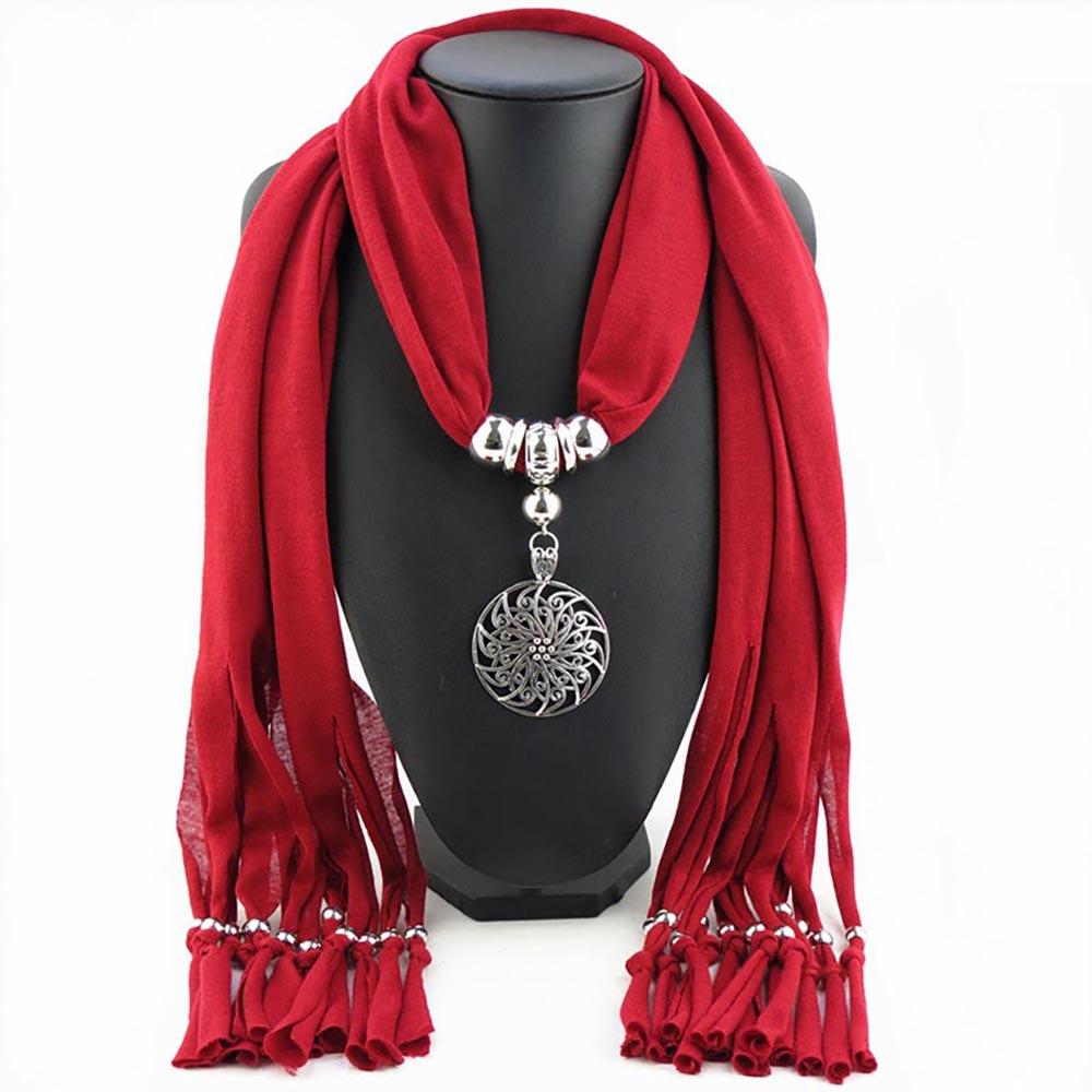 Edler Chiffonschal mit Schmuckkette - Sonderkollektion