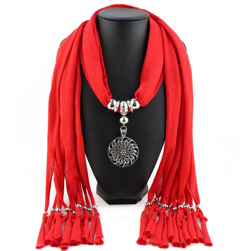 Edler Chiffonschal mit Schmuckkette - Sonderkollektion