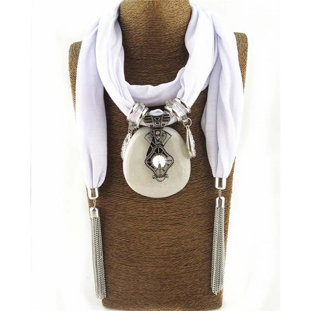 Edler Chiffonschal mit Schmuckkette - Sonderkollektion