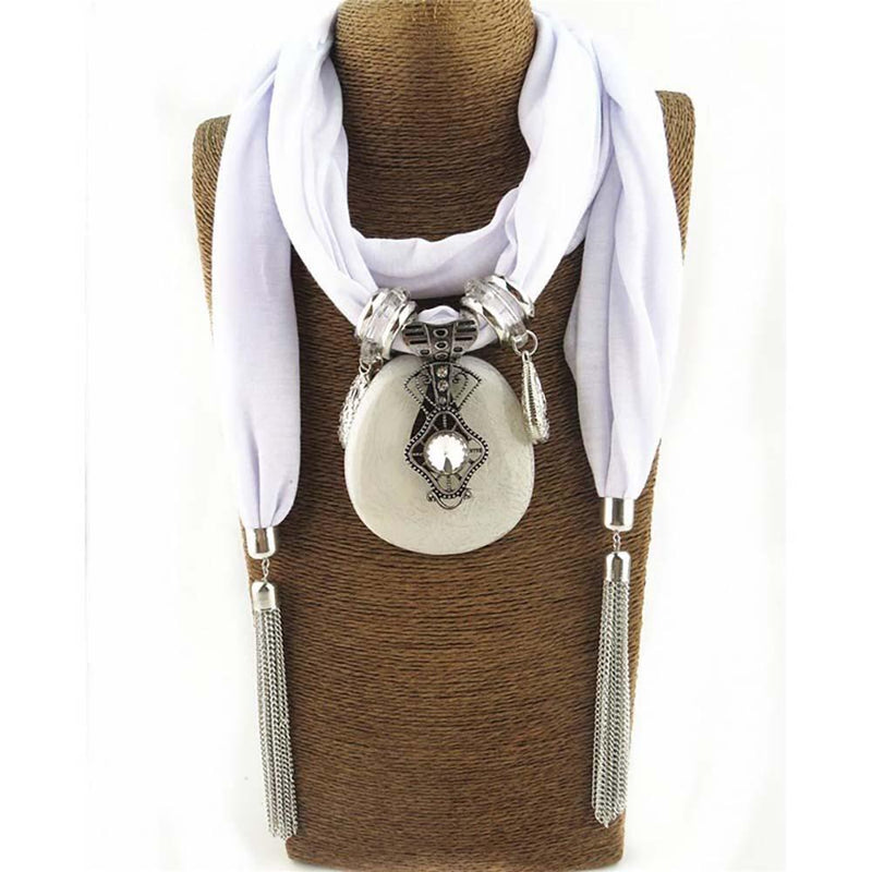 Edler Chiffonschal mit Schmuckkette - Sonderkollektion