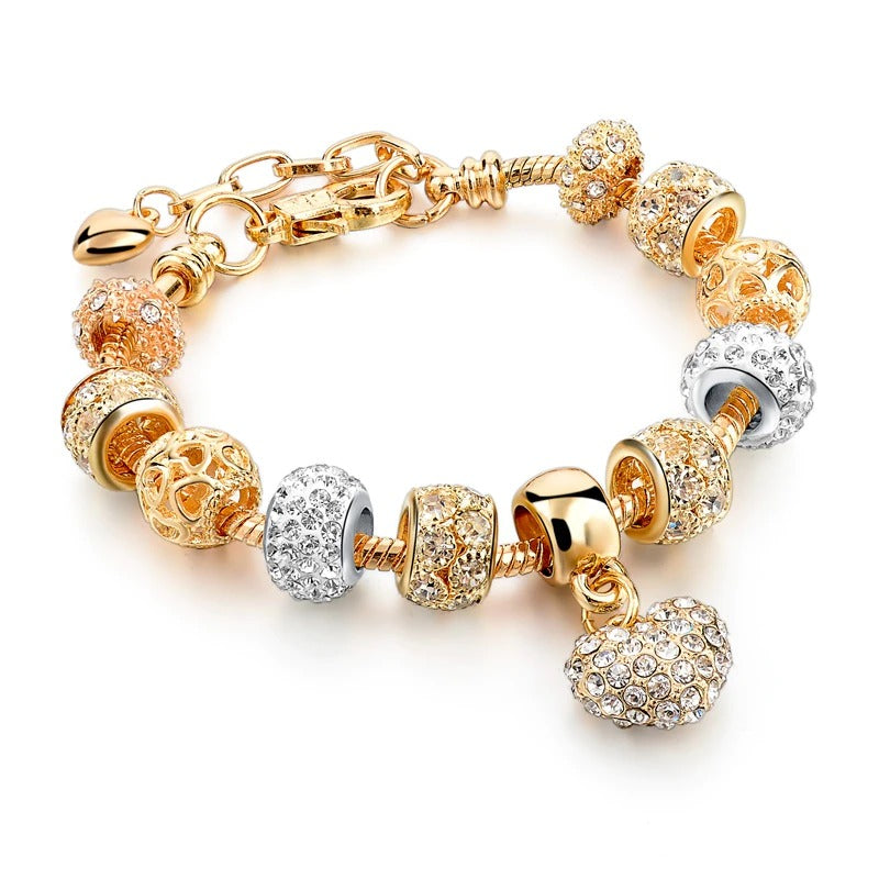 Anspruchsvolle, mit Gold besetzte Armbänder mit Herzanhängern