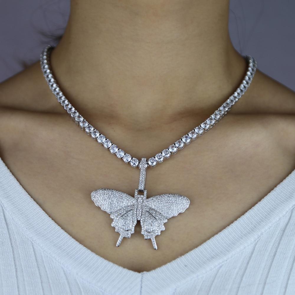 Funkelnde Iced Out Kette mit Schmetterlingsanhänger