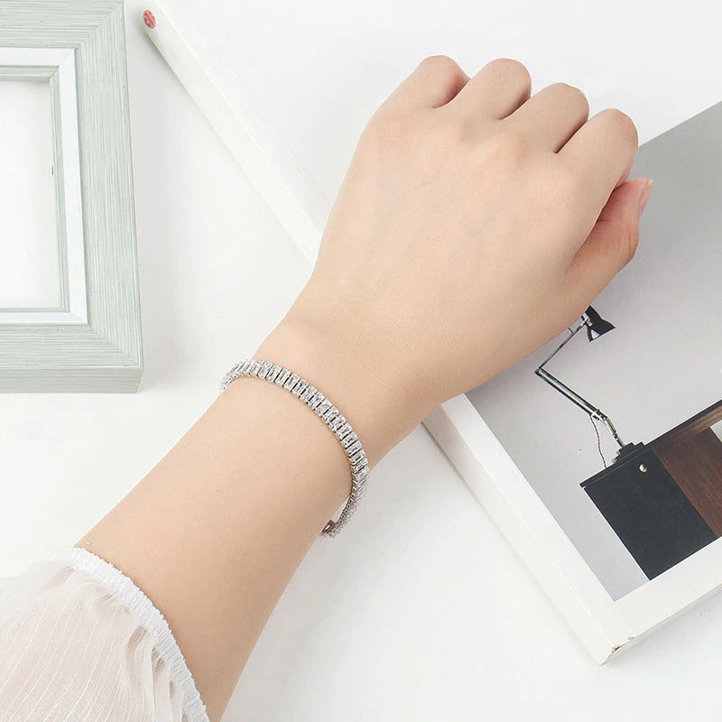 Funkelnde, mit Zirkonia besetzte Tennisarmbänder
