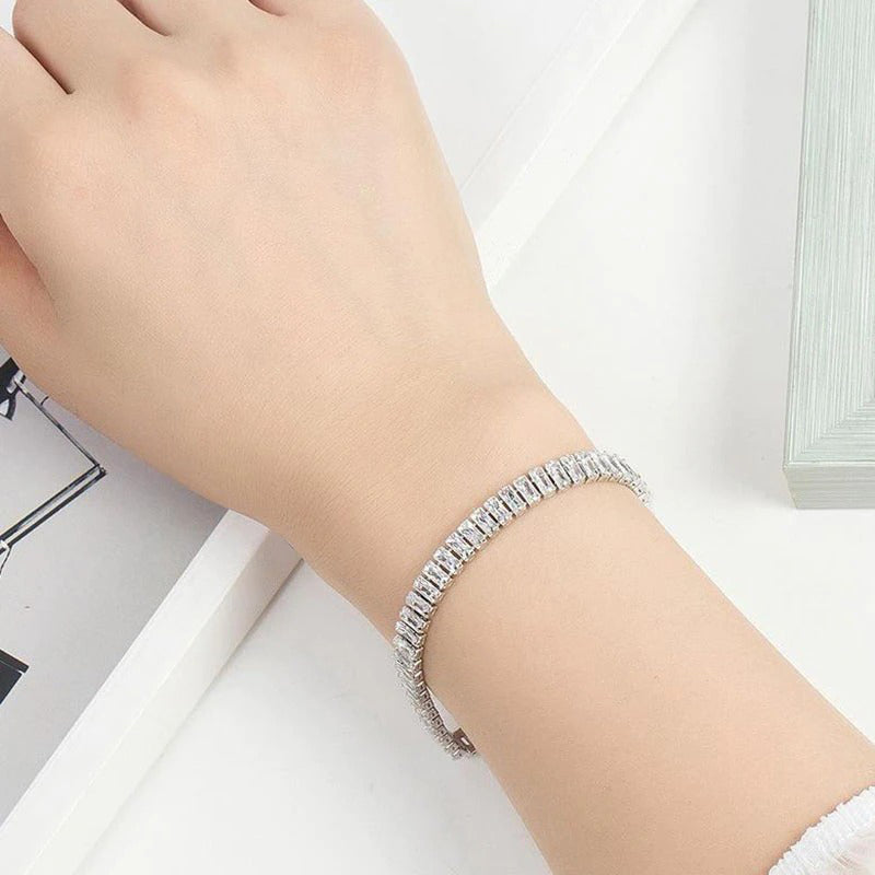 Funkelnde, mit Zirkonia besetzte Tennisarmbänder