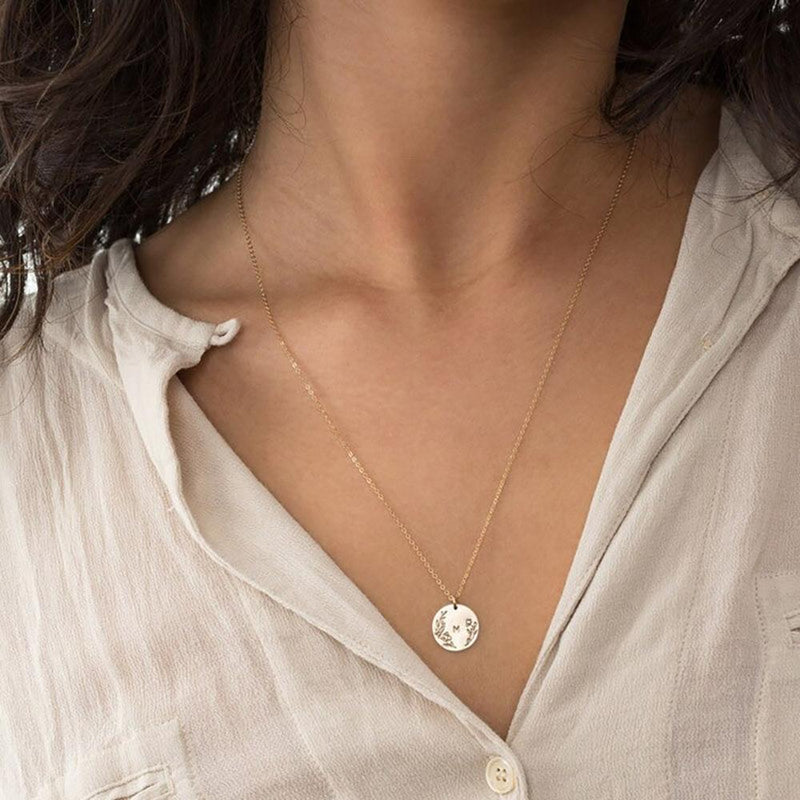 Besonderes Geschenk! Elegante Halskette mit Anfangsbuchstaben