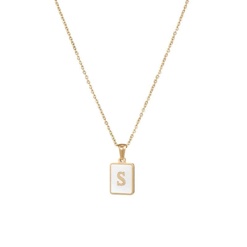 Quadratische Halskette mit Anfangsbuchstaben-Anhänger