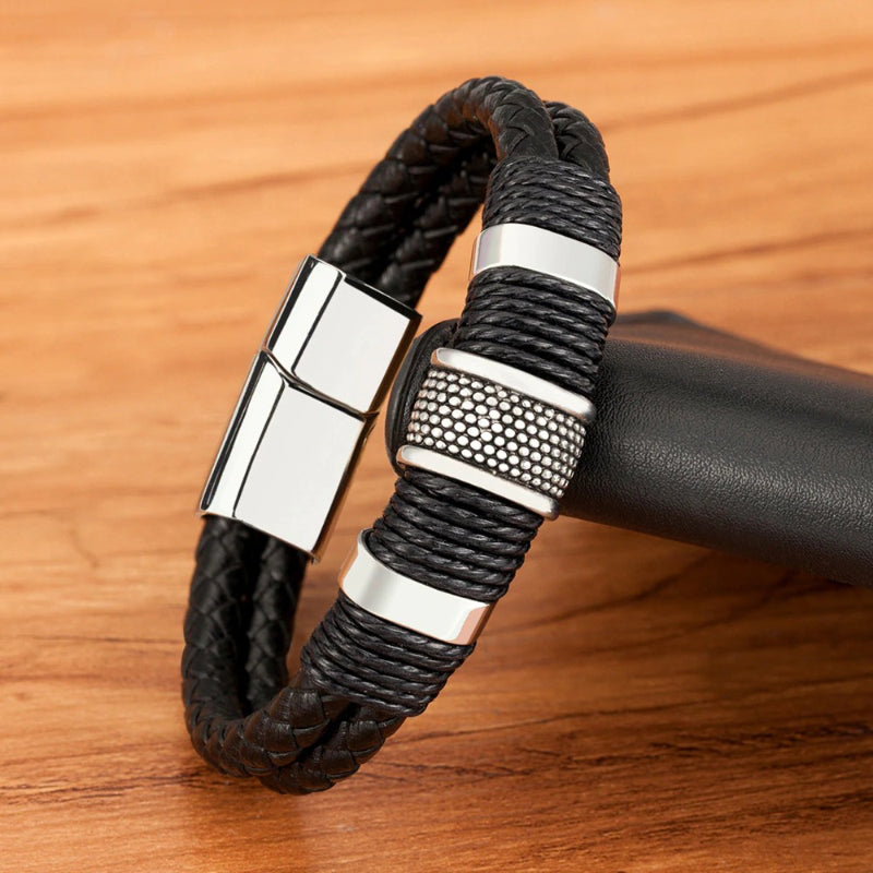 Doppellagige geflochtene Wickelarmbänder aus veganem Leder aus Edelstahl