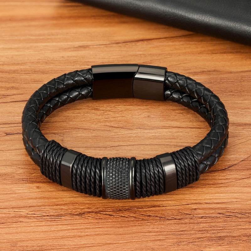 Doppellagige geflochtene Wickelarmbänder aus veganem Leder aus Edelstahl