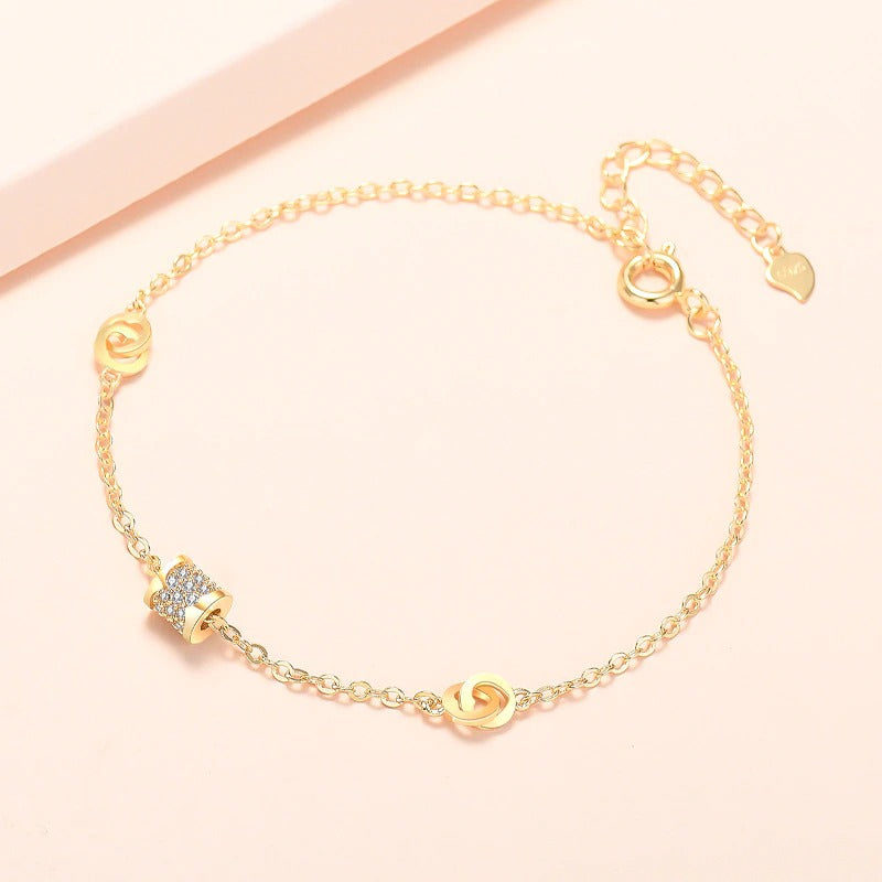 Armbandkollektion mit Schmetterlings- und Kreuz-Charms aus Sterlingsilber
