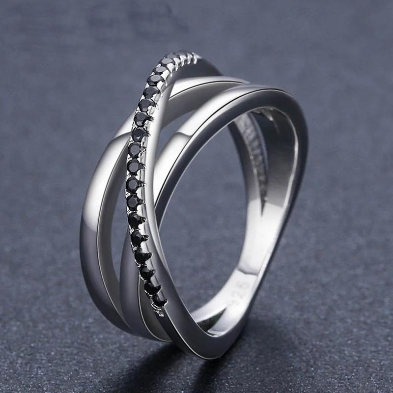 Ring aus Sterlingsilber mit tiefschwarzen Juwelen