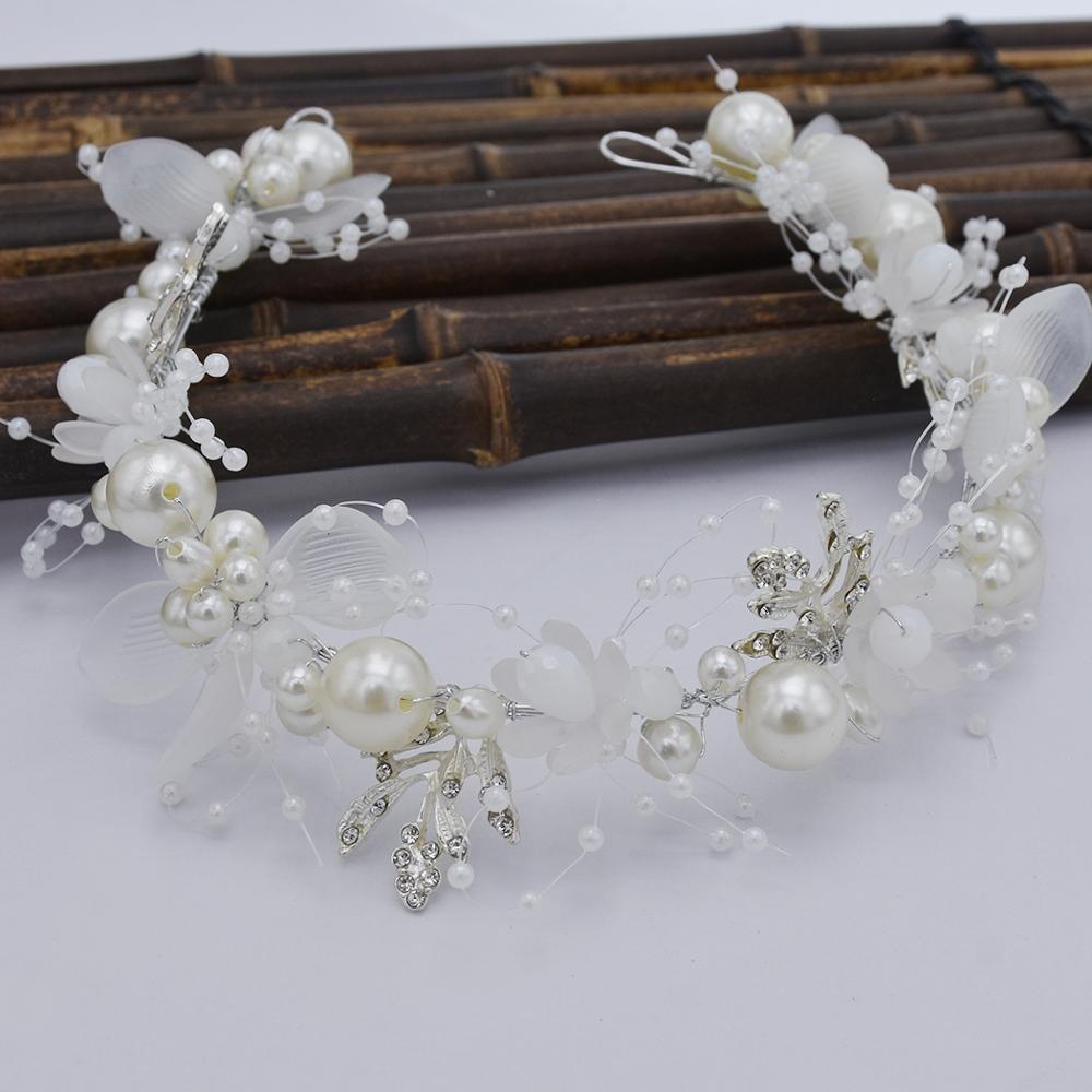 Auffällige Vintage Diademe mit Perlen und Strass