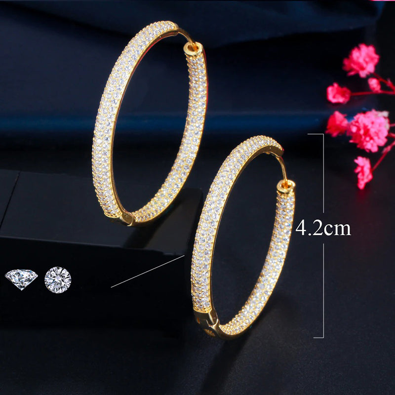 Atemberaubende doppelseitige große Creolen mit eingelegtem Zirkonia