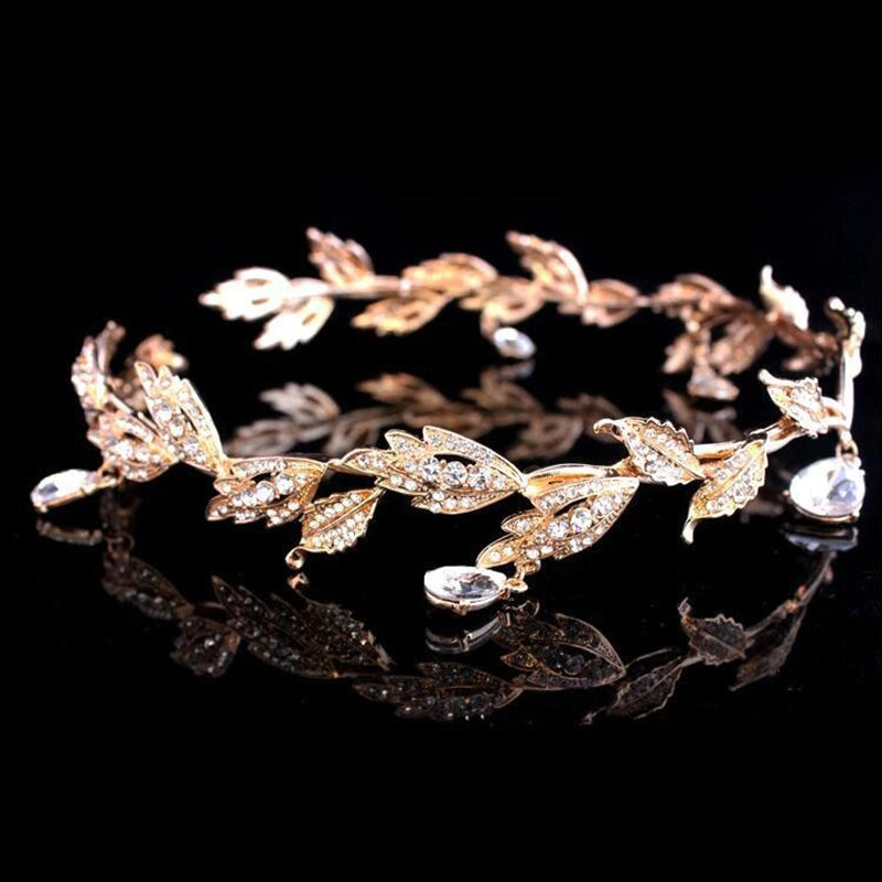 Atemberaubende mit Strasssteinen verzierte Tiara-Krone mit Wassertropfen-Blatt