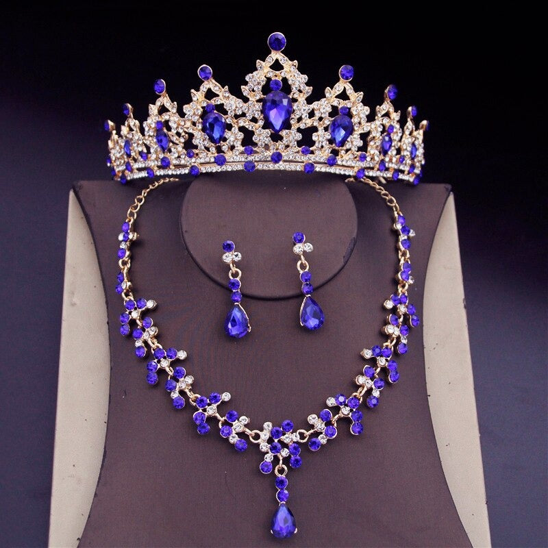 Atemberaubendes Brautschmuckset mit Tiara und Krone aus Strasssteinen