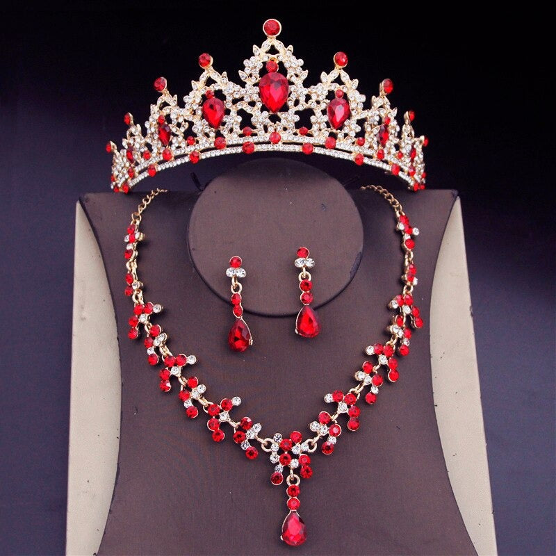 Atemberaubendes Brautschmuckset mit Tiara und Krone aus Strasssteinen