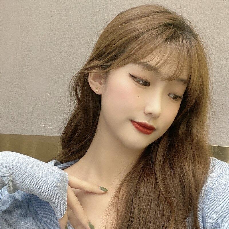 Süße asymmetrische Wolken- und Flugzeugohrringe