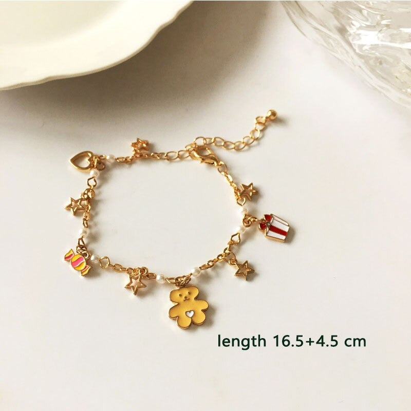 Süße Blumen- und Sternenarmbandkollektion