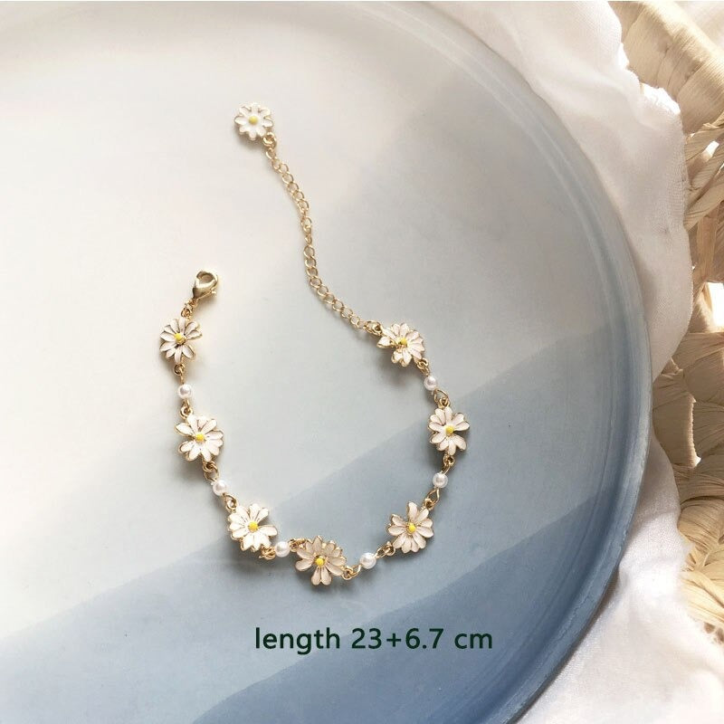 Süße Blumen- und Sternenarmbandkollektion