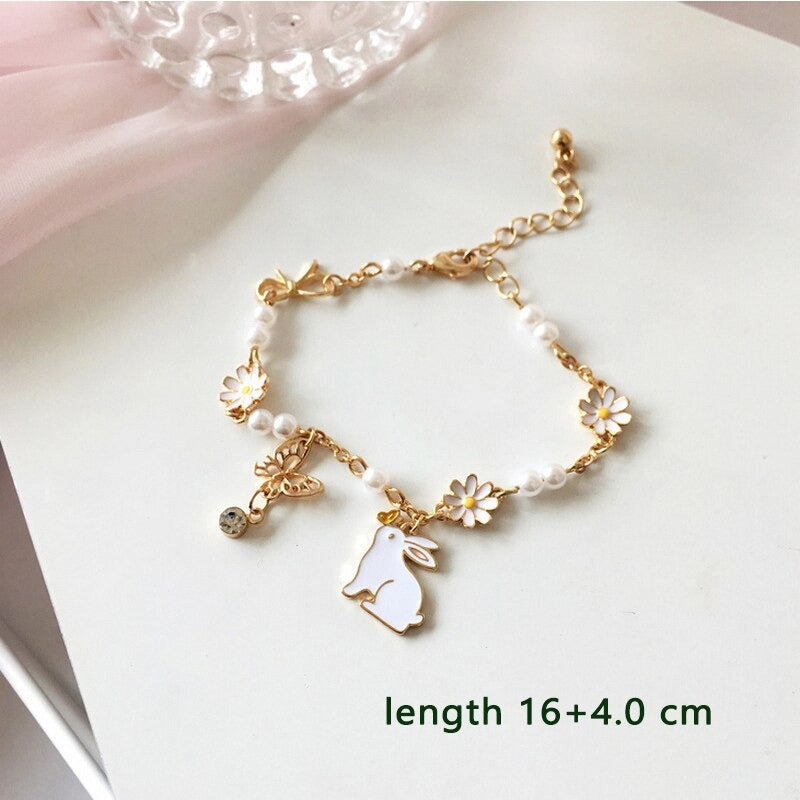 Süße Blumen- und Sternenarmbandkollektion