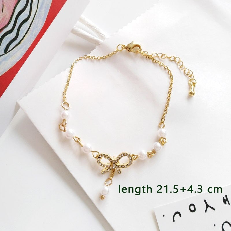 Süße Blumen- und Sternenarmbandkollektion