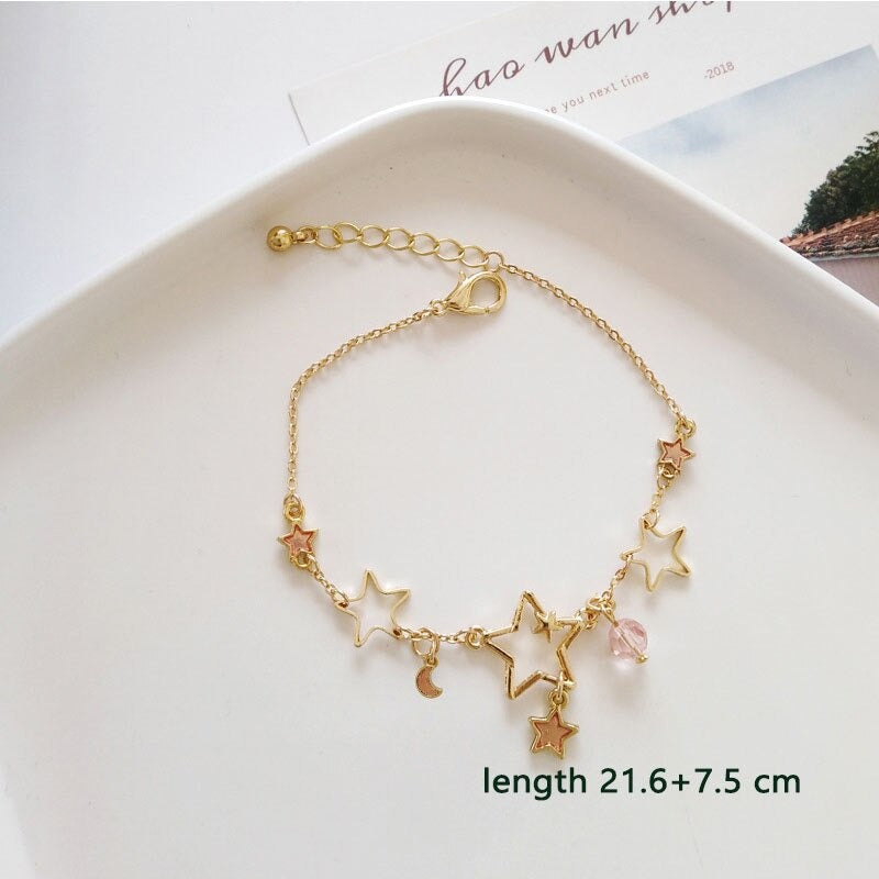 Süße Blumen- und Sternenarmbandkollektion