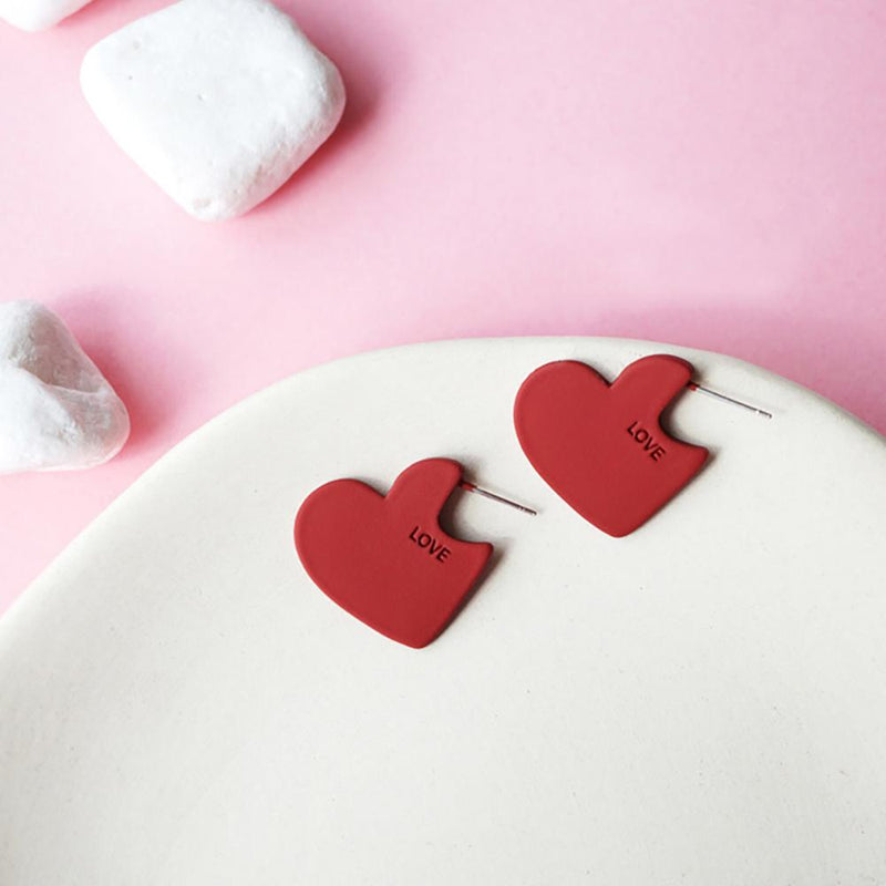 Süße kleine Liebe hängende rote Herz Ohrringe