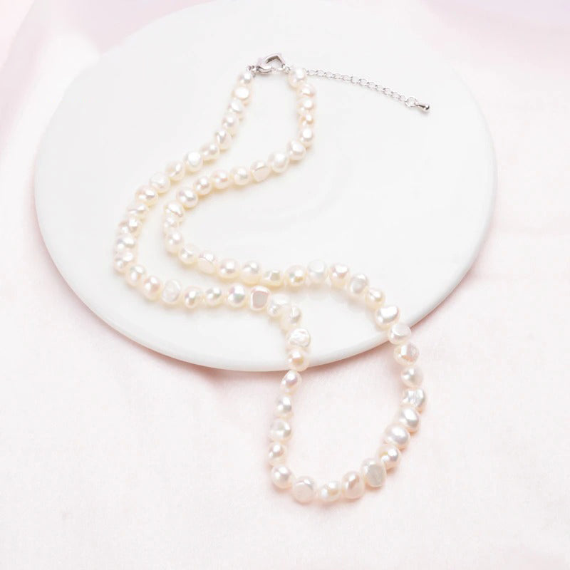 Süße und klassische Süßwasserperlenketten